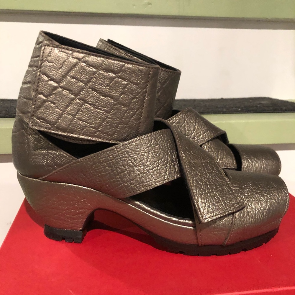 HaaT sandals